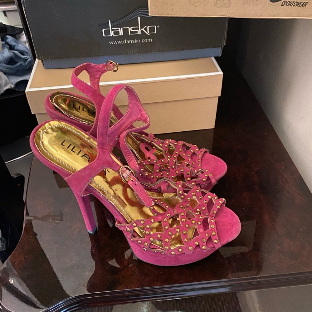Worn once bakers pink heels size 9.5